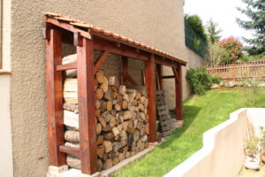 Abri à bois - BricoSolutions