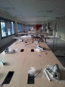 Montage mobilier de bureau en entreprise - BricoSolutions