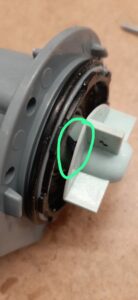 Changement pompe de vidange linge N°2 - BricoSolutions