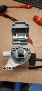 Changement pompe de vidange linge N°2 - BricoSolutions